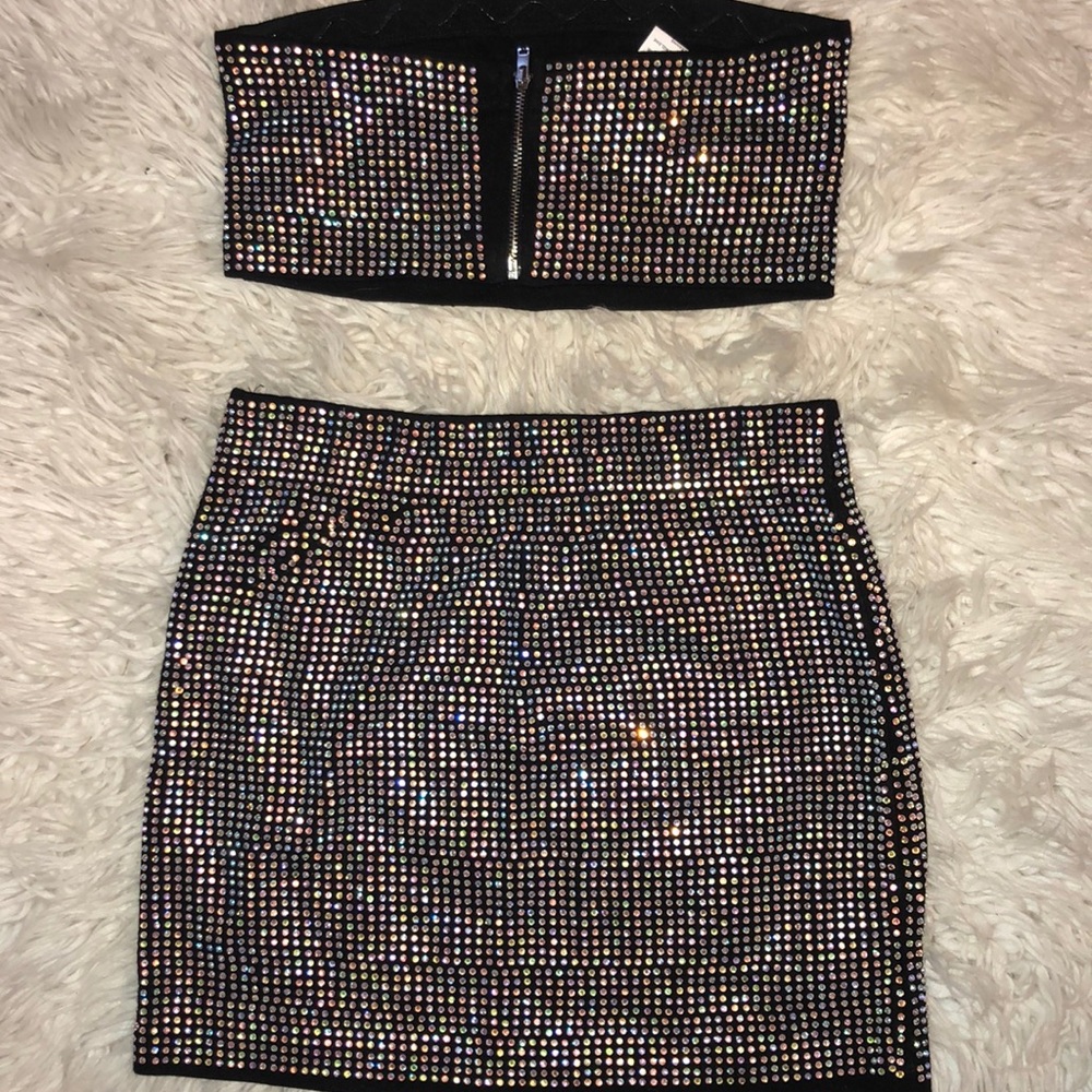 Shimmer Two Piece Set - Picture 2 of 2